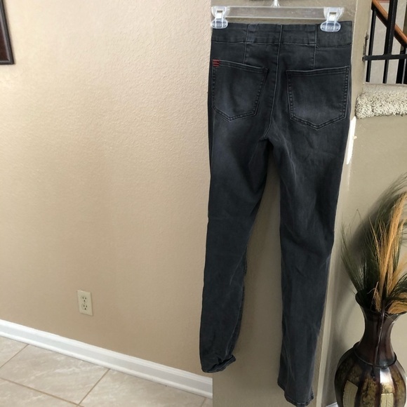BDG High Rise Pale Gray Jeans Size  25 - Picture 2 of 4